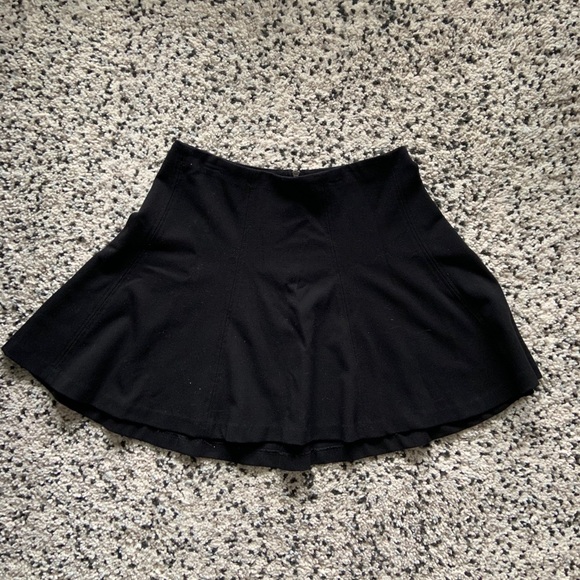 Black skater skirt - Picture 2 of 4